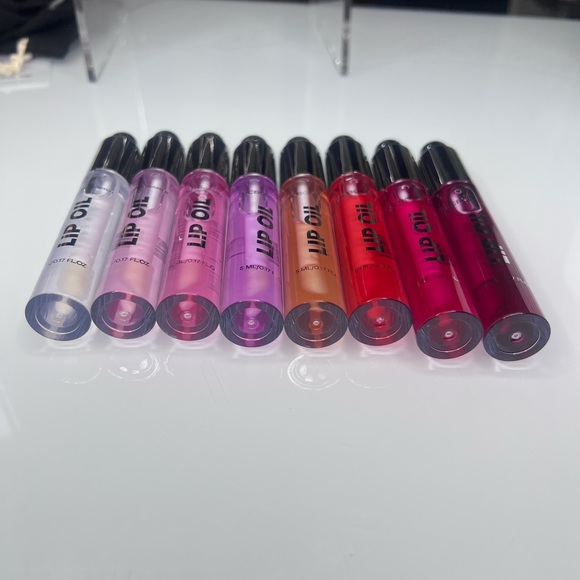 BCBG Lip Oils (Pick 2) - Picture 3 of 3